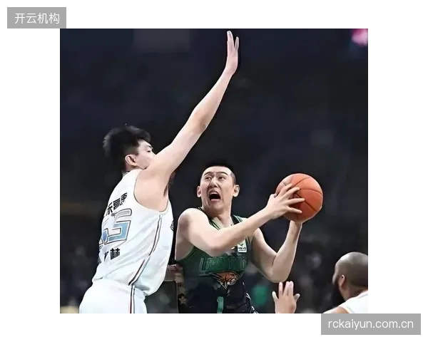 付豪的空间型内线打法，为辽宁队挡拆战术提供了新维度。